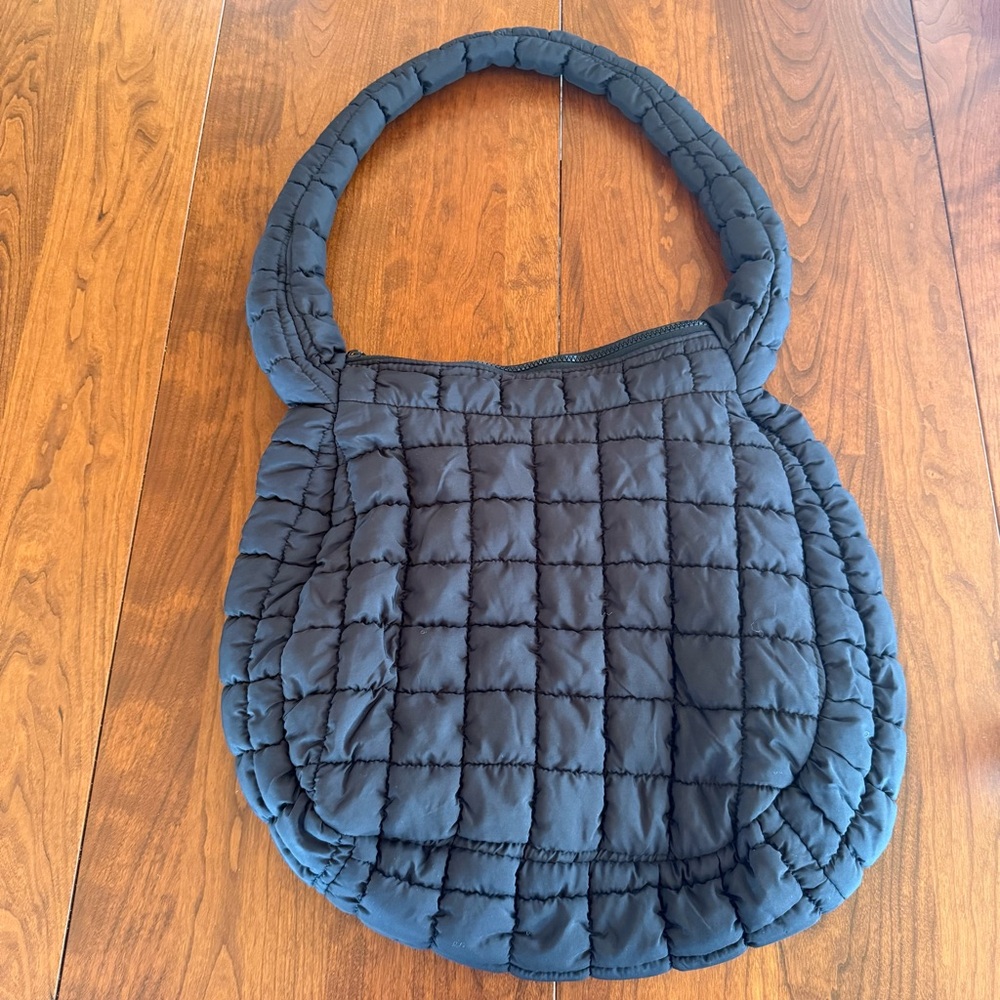 Amazon Quilted Shoulder Strap Caryall Black Women's Bag OS